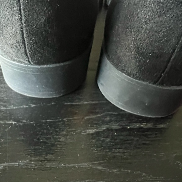 Stylish Black Women's Flats - Picture 3 of 8